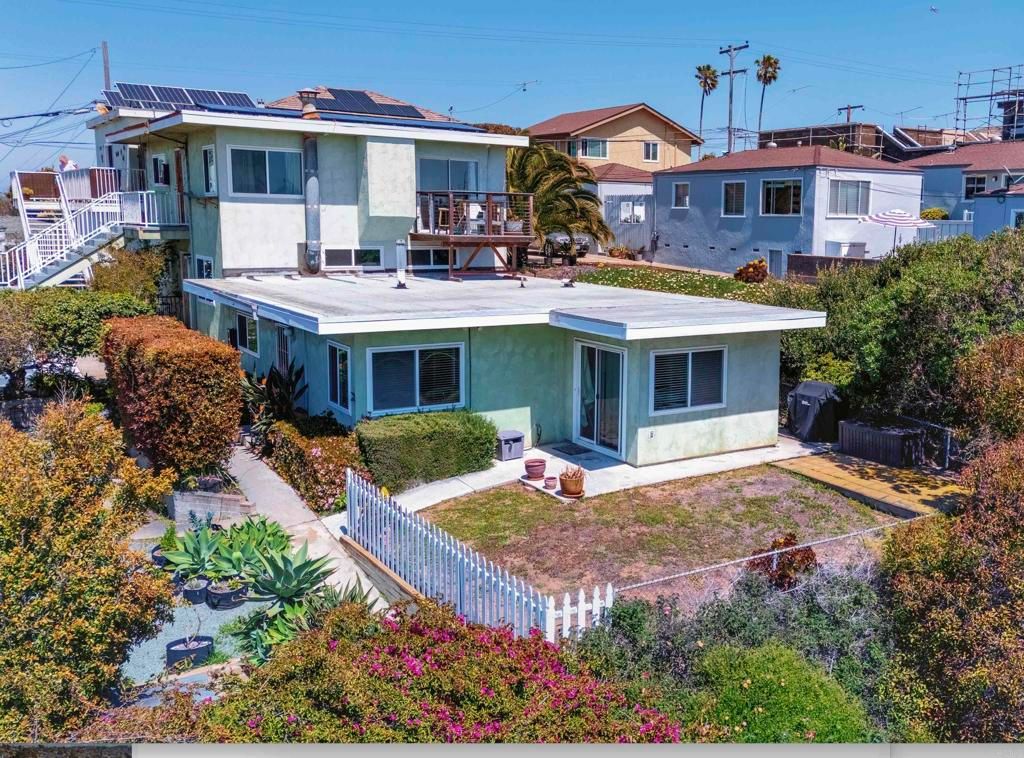 6eea9c7bf3d9e8b68b9a28c576042368-full